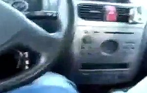 Amateur-great-blowjob-in-car