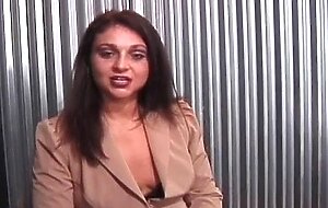 Hot sexy nasty milf brunette babe gets