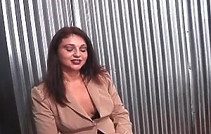 Hot sexy nasty milf brunette babe gets