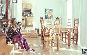 Sexy momma - river lynn knows what step mom lindsay likes