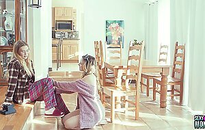 Sexy momma - river lynn knows what step mom lindsay likes