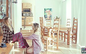 Sexy momma - river lynn knows what step mom lindsay likes