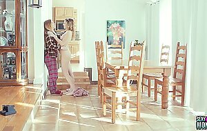 Sexy momma - river lynn knows what step mom lindsay likes