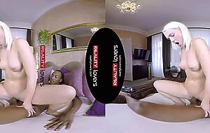 RealityLovers - Black on Blonde VR