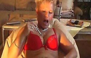 Mature blonde wants to have sex