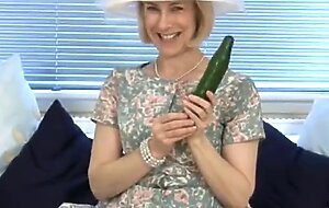 Horny granny cucumber pussy penetration