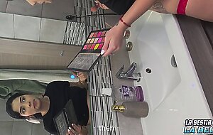 I fuck my stepmom in the bathroom before going to work AMATEUR HOMEMADE!!!!