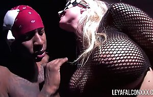 PORNSTAR PLATINUM Naughty MILF Leya Falcon Gets Dicked After Blowjob