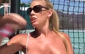 Beaute Mature Recouverte de Sperme!