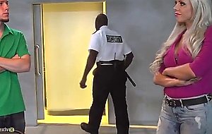 Nina elle seduced the cop to bail her ass out