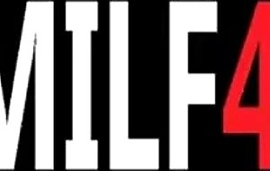 Milf and doughter on the bedstead