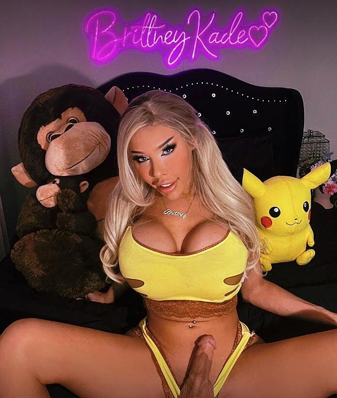 Blonde Shemale Brittney Kade Shows Off Her Big Boobs & Her Erect Dick Shemale