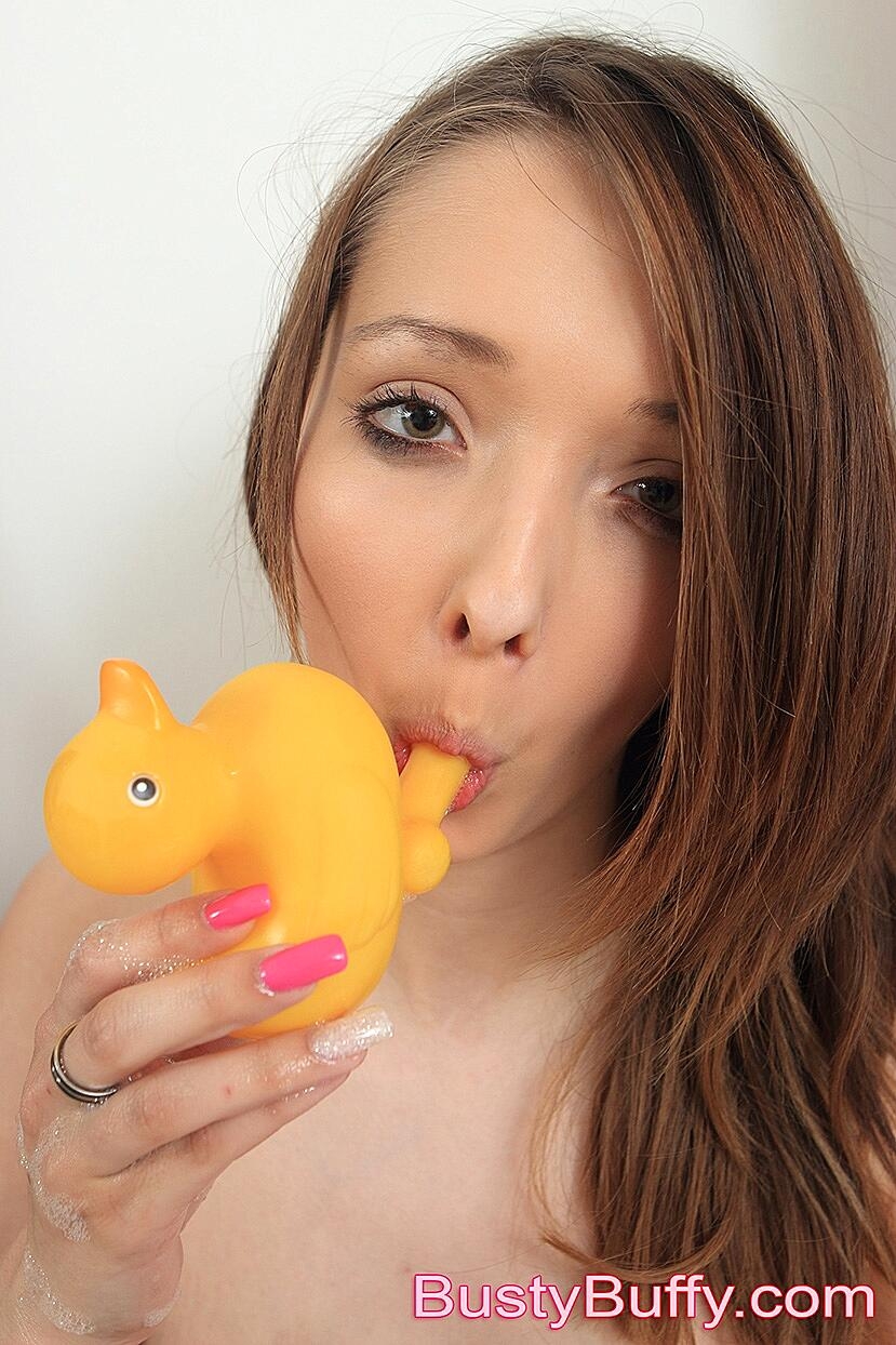 Amateur Model Buffy Holds A Rubber Duck While Showing Her Giant Breasts, Lucie Wilde Amateur, Bath, Big-Tits, Nipples, Teen