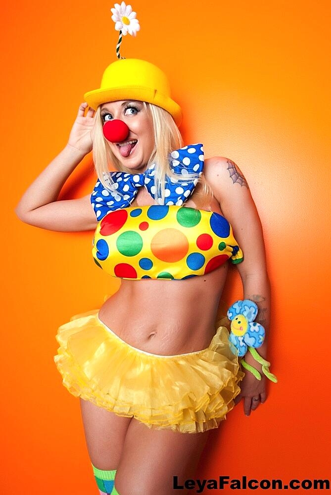 Hot Cosplay Milf Leya Falcon In Clown Cosplay, Milf, Pornstar, Socks, Tattoo