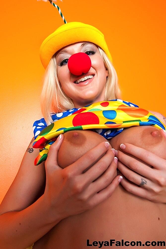 Hot Cosplay Milf Leya Falcon In Clown Cosplay, Milf, Pornstar, Socks, Tattoo