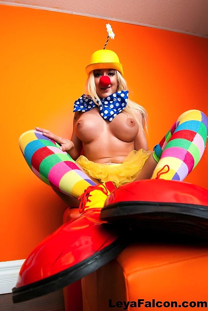 Hot Cosplay Milf Leya Falcon In Clown Cosplay, Milf, Pornstar, Socks, Tattoo