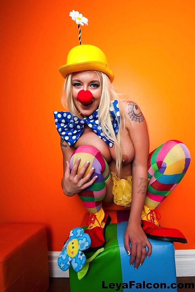 Hot Cosplay Milf Leya Falcon In Clown Cosplay, Milf, Pornstar, Socks, Tattoo