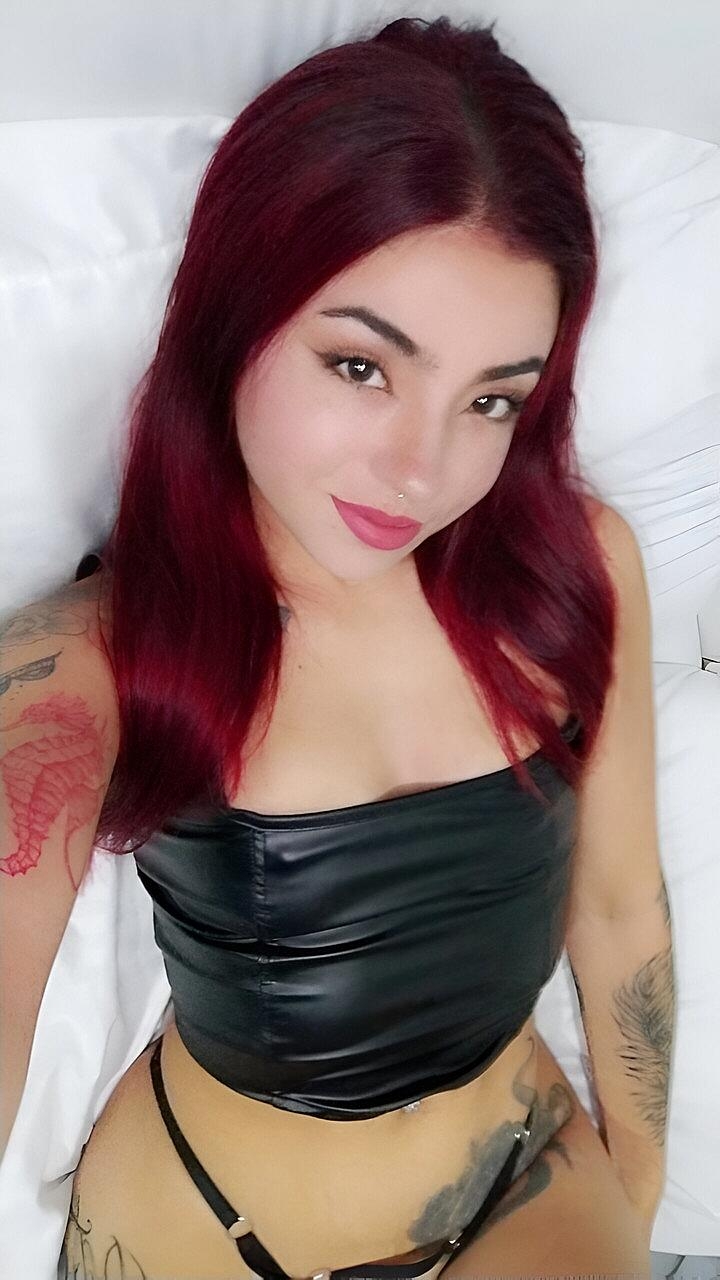 Tattooed Cam Babe Teffa Oficial Shows Off Her Big Booty Amateur, Ass, Face, Redhead, Tattoo