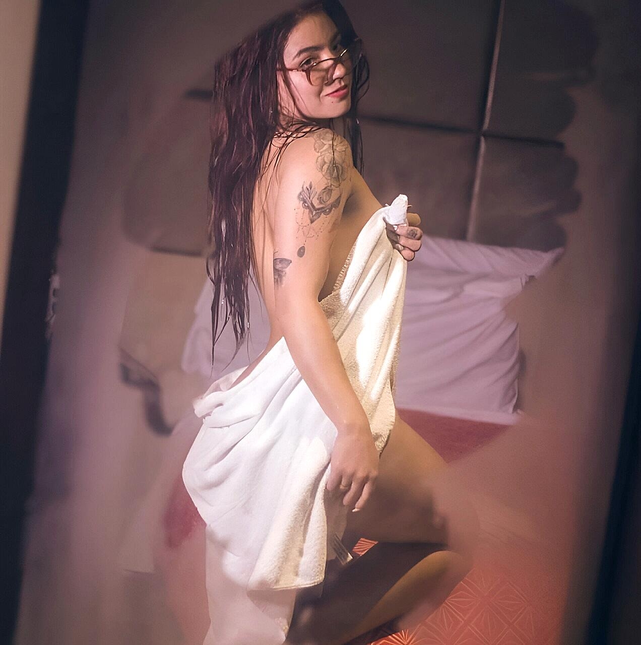 Tattooed Cam Babe Teffa Oficial Shows Off Her Big Booty Amateur, Ass, Face, Redhead, Tattoo