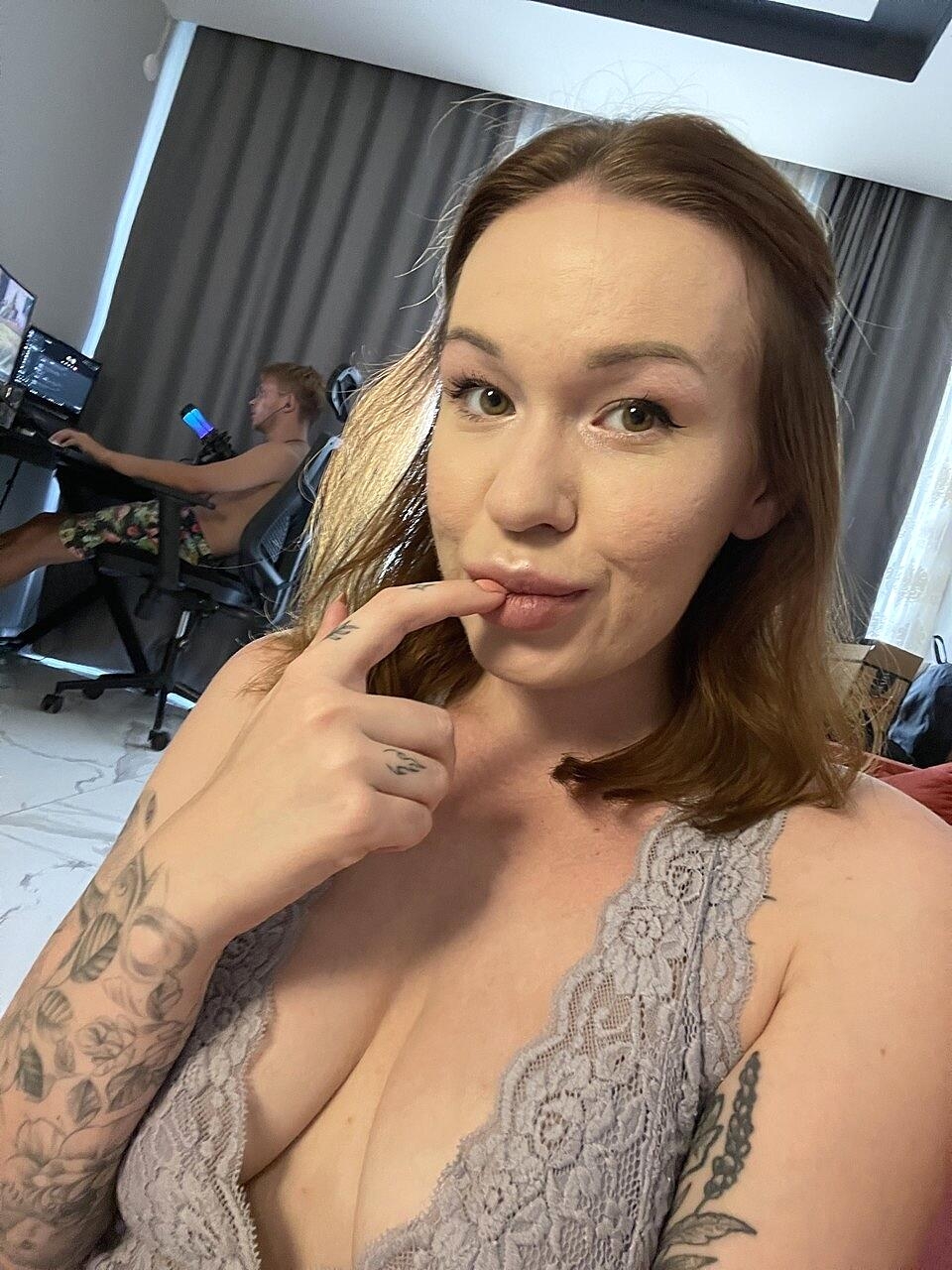 Inked Model Toma Mur Strips And Displays Her Sexy Curves Amateur, Ass, Feet, Tattoo, Teen
