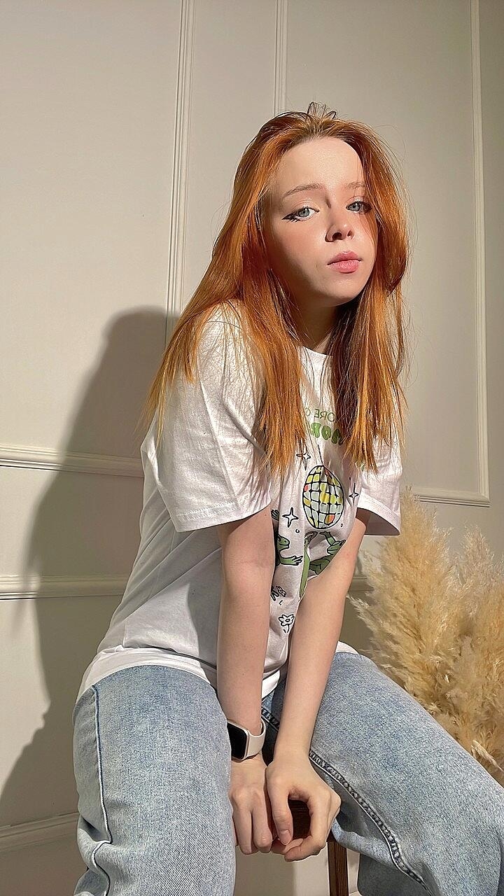 Redheaded Teen Olash Peachy Posing In Her Kinky Compilation Amateur, Chubby, Curvy, Feet, Redhead