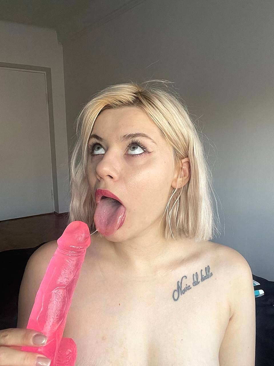 Tongue Teaser: Pink Dildo & Tattooed Amateur Starry Maeve Performed By Starry Maeve Nude Images Amateur, Beautiful, Feet, Glamour, Model